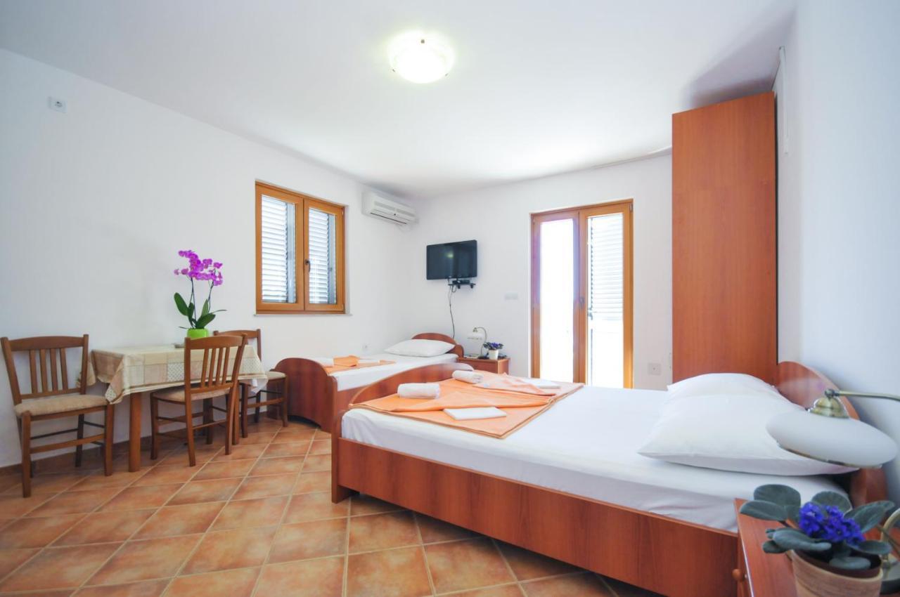בודווה Tilia Apartments מראה חיצוני תמונה